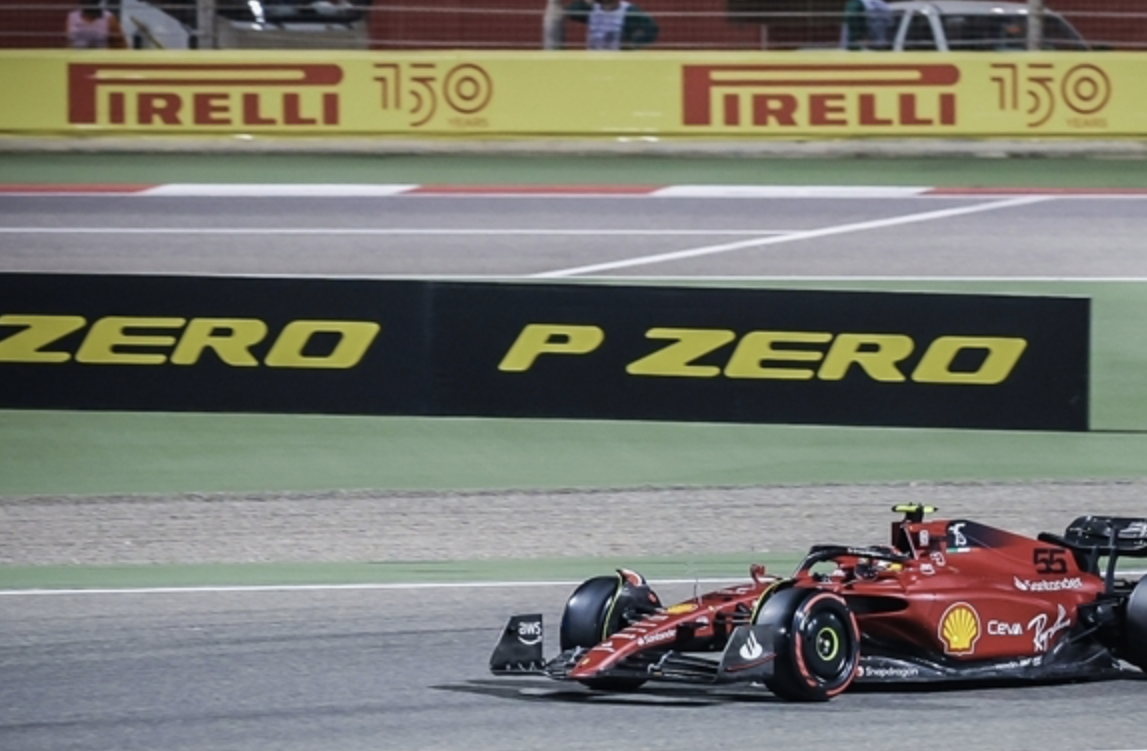 Bahreyn Grand Prix'sini Leclerc kazanırken takım arkadaşı Sainz 
