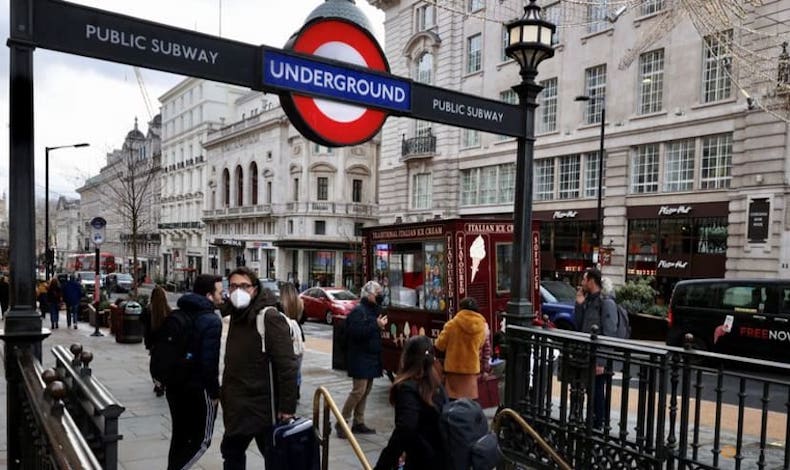 İngiltere'de 75 yaş ve üstülere güçlendirici Kovid 19 aşı