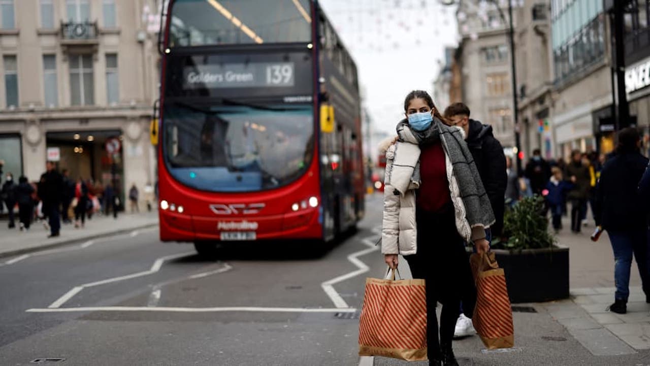 İngiltere'de 75 yaş ve üstülere güçlendirici Kovid 19 aşısı