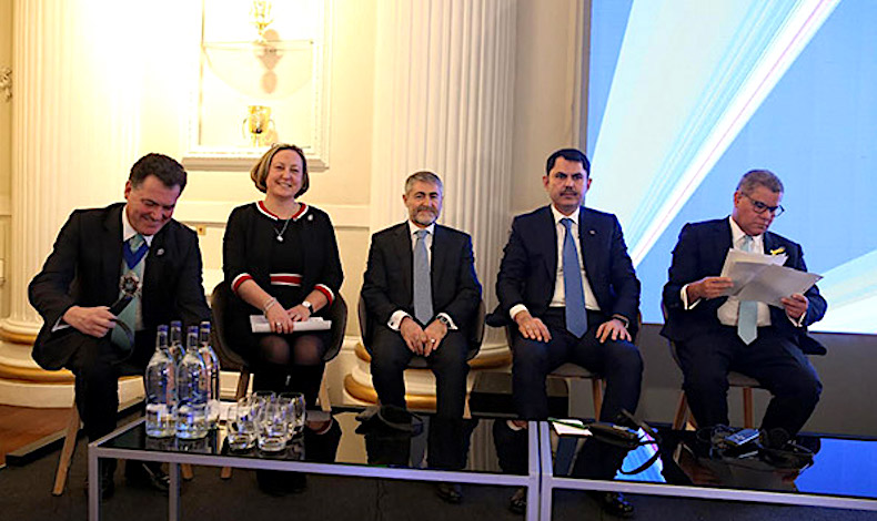 Londra'da iki Türk bakan İngiltere Türkiye Yeşil Finansman Konferansı'na katıl