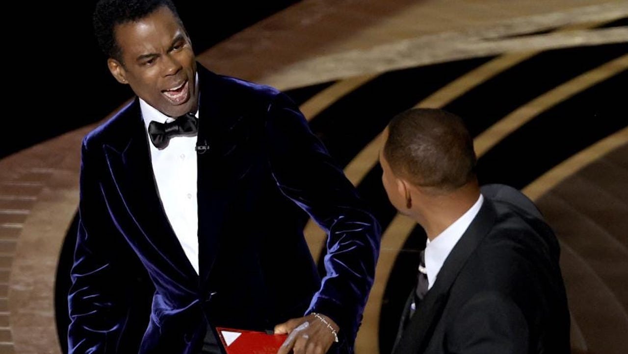Will Smith özür diledi, Oscar'da Rock'ı tokatlamışt