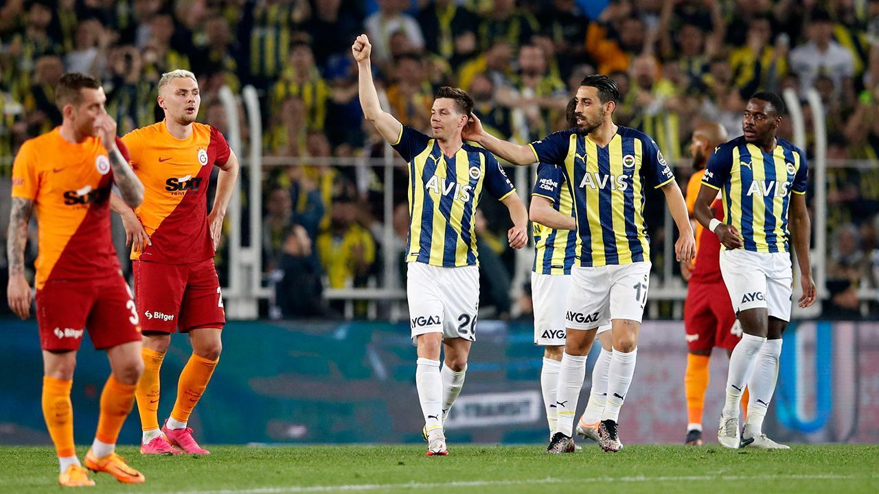 Galatasaray, Kadıköy'de derbide Fenerbahçe'ye ye-1