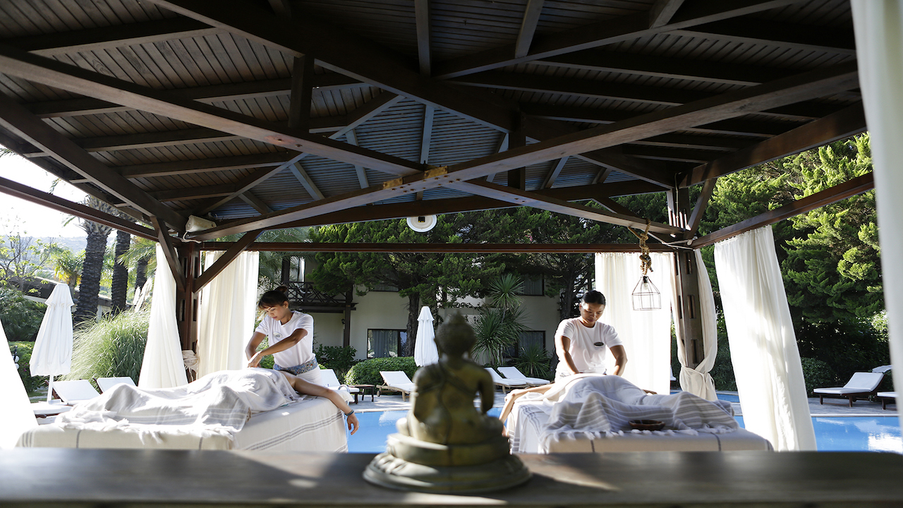 Massage Sala_2 guests having massage by the__ Pool_Outdoor_Bodrum_2018