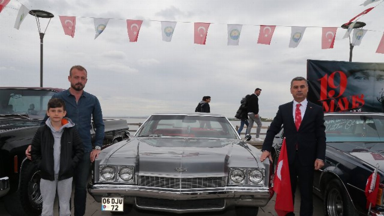 Klasik araçtan oluşan konvoy geçmişin izlerini yaşattı Avrupa Gazete