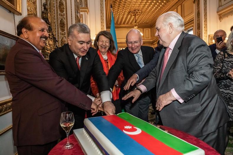 Azerbaycan'ın İngiltere Büyükelçisi Elin Süleymanov 1