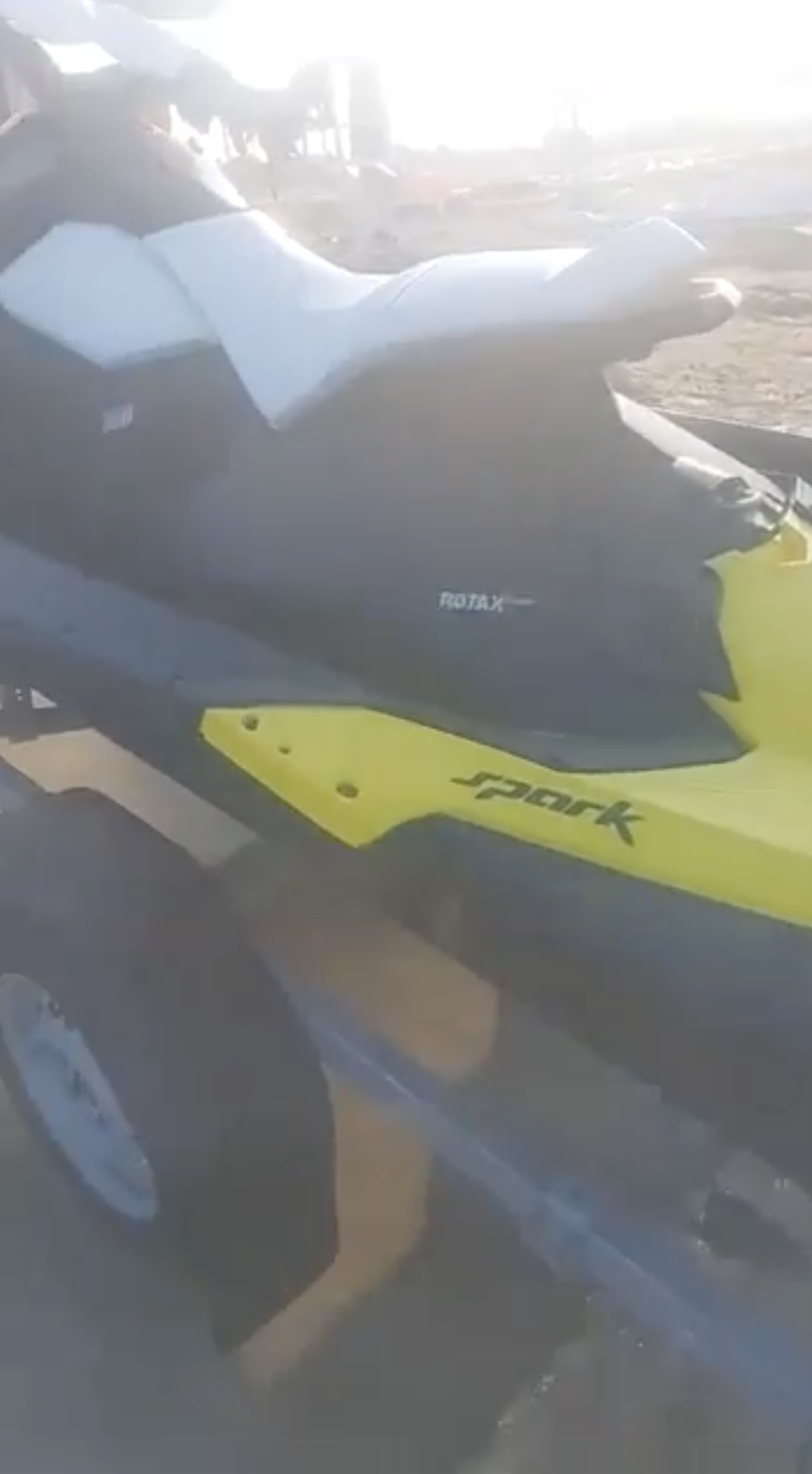 Mağusa Glaspsides Plajında Su Sporları işletmeciliği yapan Nihat Akay -1