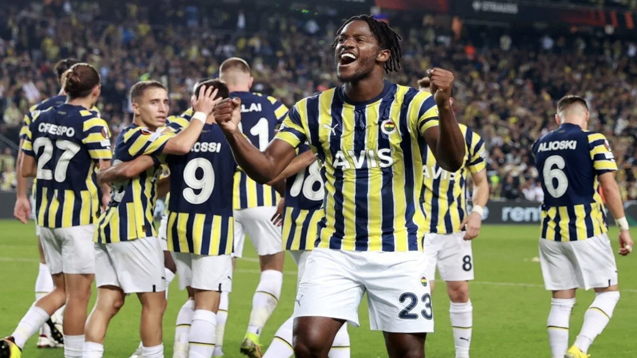 AEK Larnaca'yı 2-1 mağlup eden Fenerba