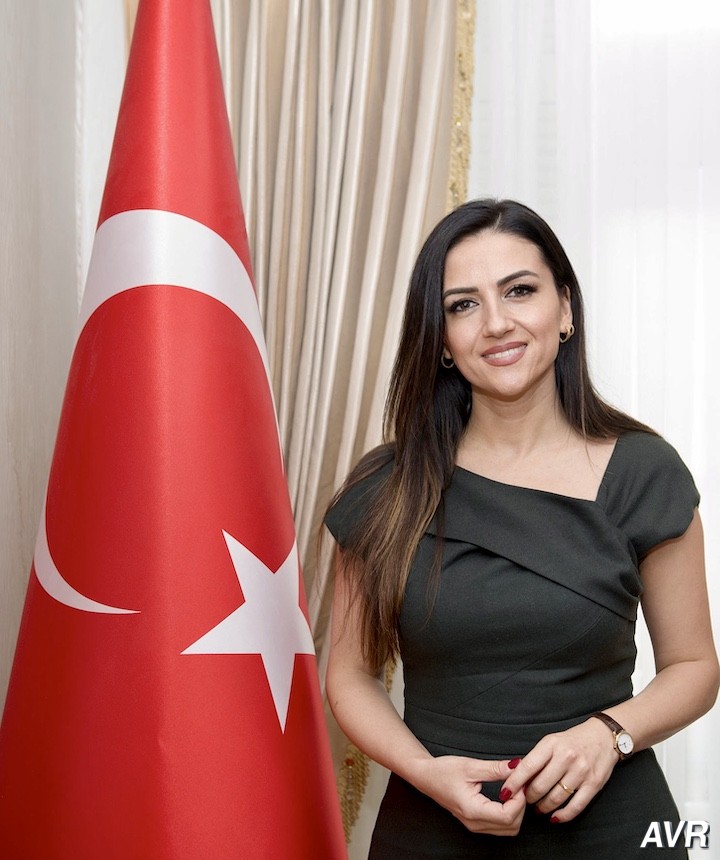 DİLEK LİVANELİ KİMD