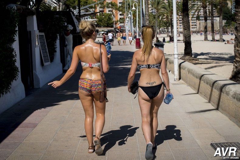 İspanya'da Kanarya Adaları'na bağlı bir turizm adası olan Lanzarote'nin İngiliz turiste sınırlama getirmek istediği belirtildi