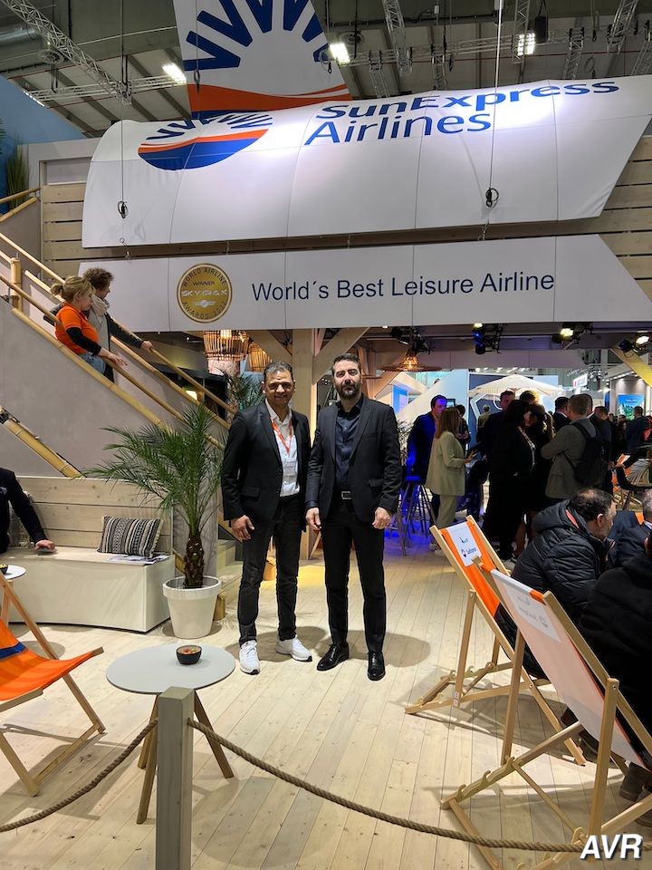 Right Holidays CEO'larından Sinan Aydın, Berlin 54. Uluslararası Turizm Borsası Fuarı'nın güzel bir ortamda geçtiğini söyledi. Sunexpress Havayolu Kuzey Batı Avrupa Müdürü Hakan Ortatepe