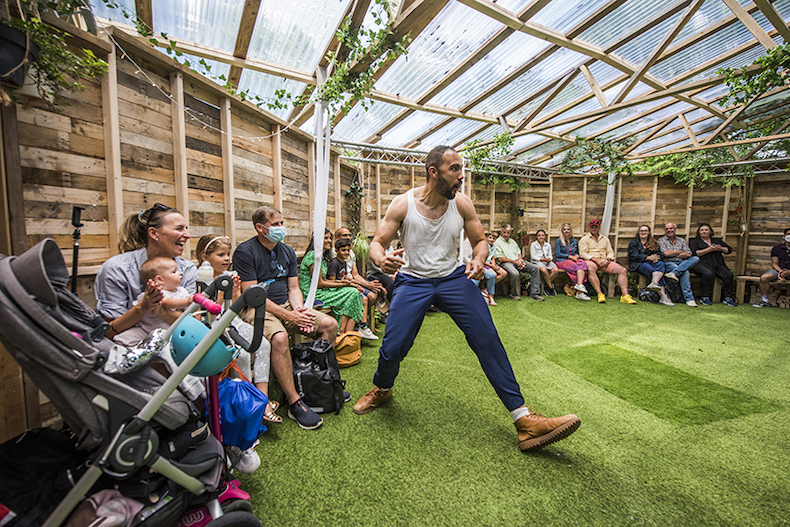 İngiltere'nin çevre dostu tiyatros