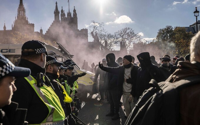 Londra Metropolitan Polisi 126 kişi
