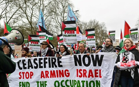 Londra'da Filistin Gösterisine Katılan Yüz Binlerce Kişi İsrail'in Büyükelçiliğine Yürüdü