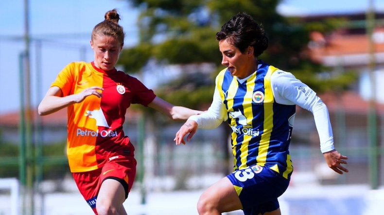 Fenerbahçe Derbi Maçında Galatasaray'ı Mağlup Etti Kadınlar Futbol