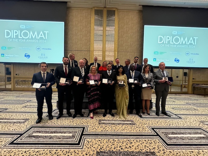 Ertaş'a Avrasya Ve Balkanlar Bölgesinden Yılın Diplomatı Ödülü Verildi