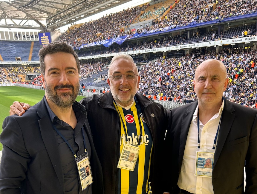 Ingiltere Fenerbahçe Olağanüstü Genel Kuruluna Londra'dan Katılım