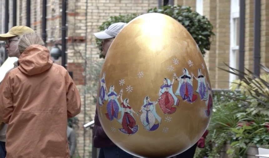 Ünlü Sanatçılar Tarafından Tasarlanan Dev Paskalya Yumurtası Heykellerinin Londra S