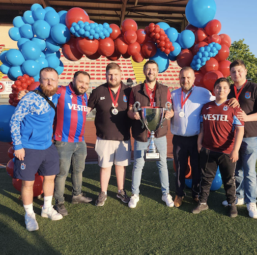 Londra'daki Trabzonspor Uk Kupa Final Maçını Izledi