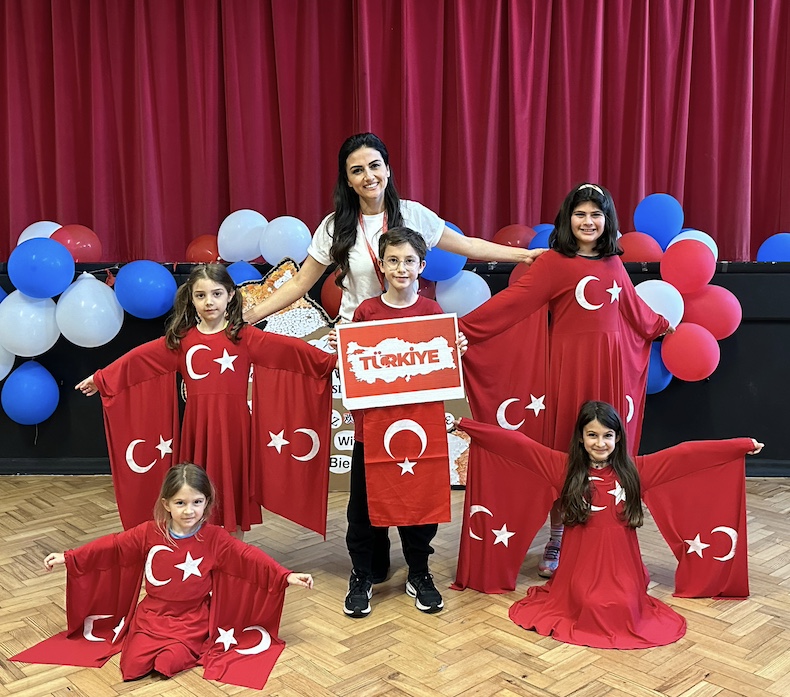 Londra'daki Türk Çocuklarıyla