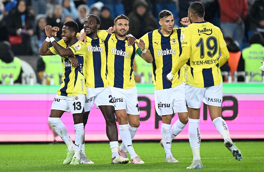 Fenerbahçe Trabzon'da 90 Artı 12'Deki Golü Ile Kazandı2223