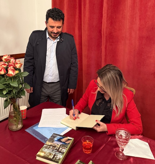 Hollanda Doç. Dr. Melahat Arıklı Türk Dünyasında Kadın