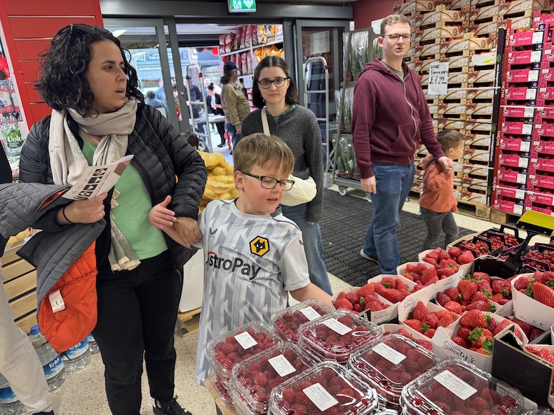 Oncu Food Centre Letchworth Acilis Kerdela 8-1