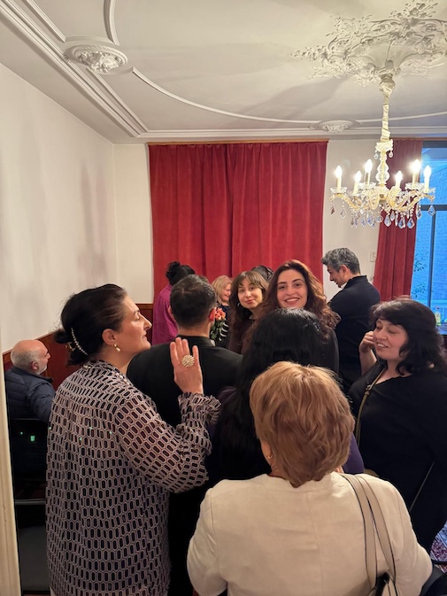 Türk Dünyasında Kadın Holland