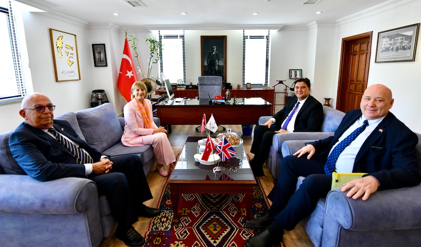 İngiltere Büyükelçisi Jill Morris Fethiye Belediye Başkanı Alim Karaca