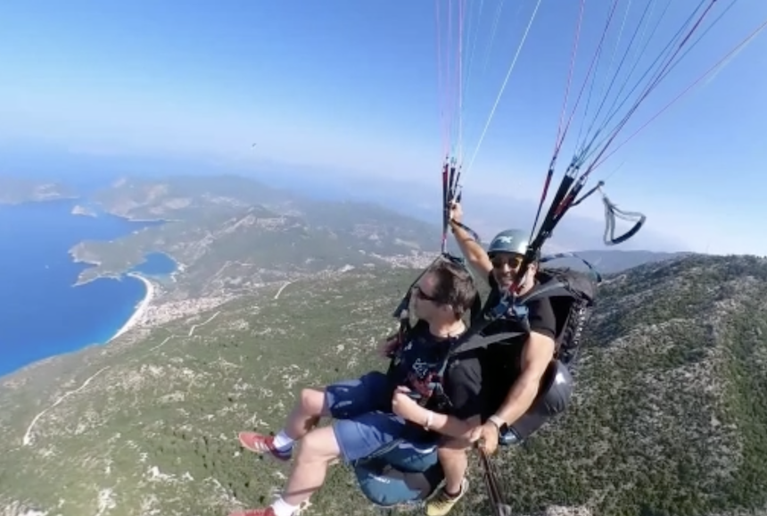 İngiliz Görme Engelli Turist Fethiye'de Uçtu