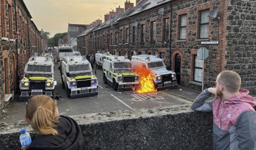 Kuzey İrlanda'daki Göçmen Karşıtı Eylemler Durmuyor