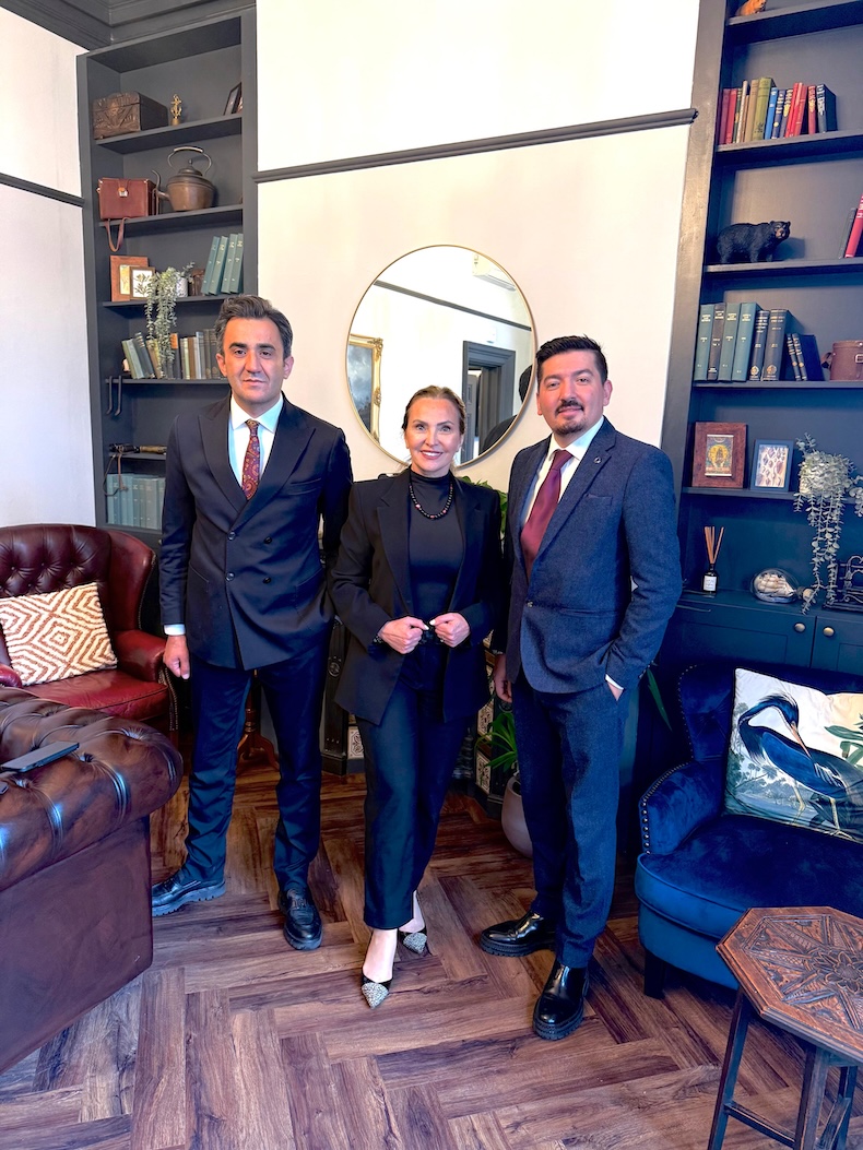 Leonas Group’un Resmi Açılışını Londra’nın Prestijli Bölgelerinden Mayfair’de Gerçekleşti.