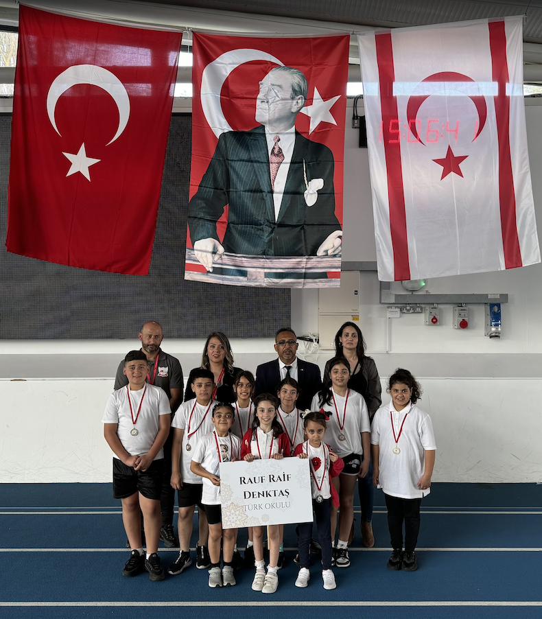Ada Bicakci Minik Ada'nın Anısını Yaşatmak Ve Londra