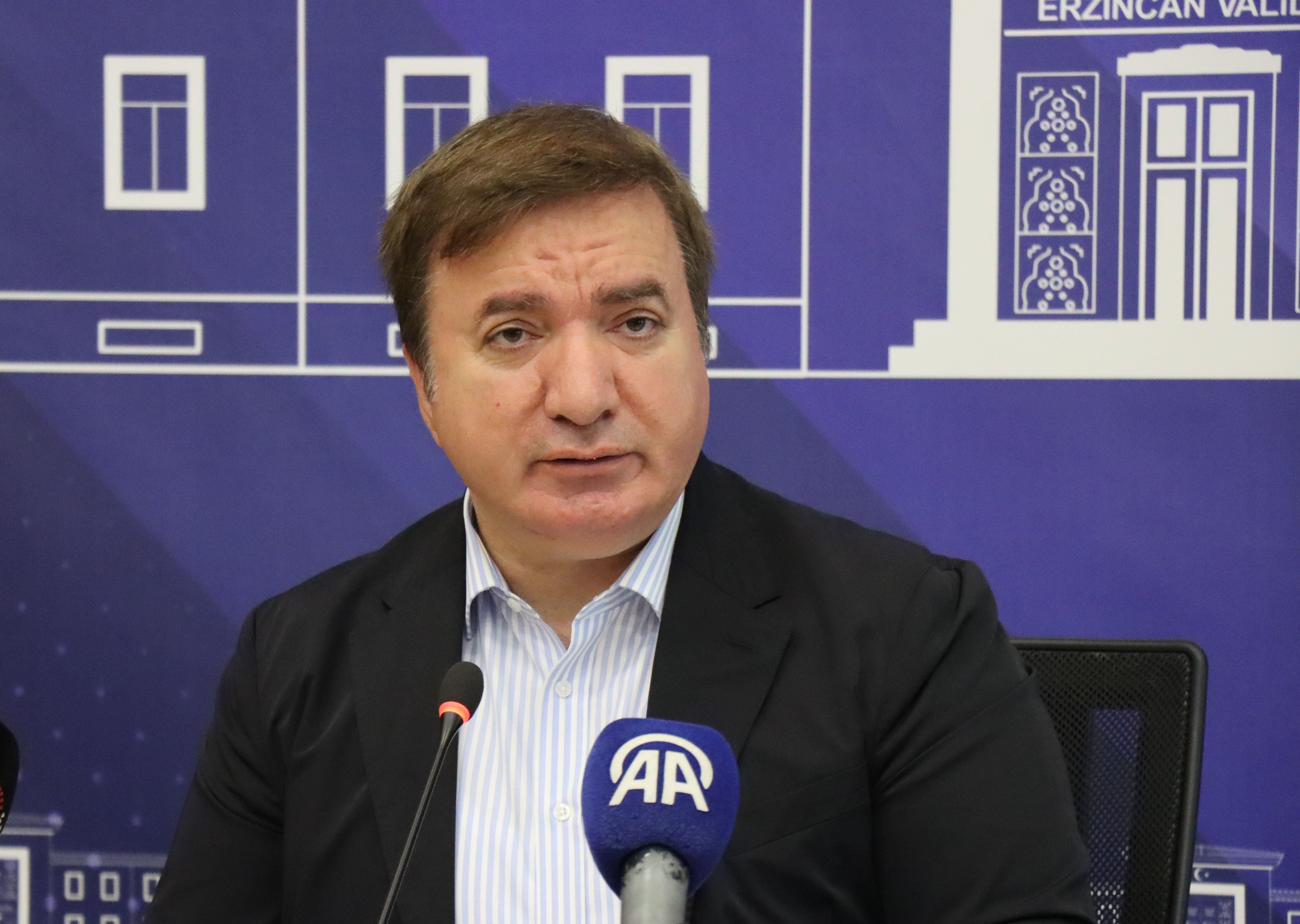 Erzincan Valisi Hamza Aydoğdu, muhtarlarla bir araya geldiği toplantıda  konuştu: - Avrupa Gazete İngiltere gazete Londra gazete Londra Türk  ingiltere türk avrupa türk gazeteler londra reklam seri ilan turkish  newspaper