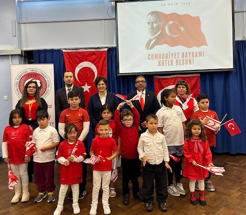 Buyuk Bülent Ecevit Türk Okulu – Turkish School In Harlow