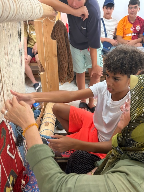 Yunanistan’da Geleneksel Barak Kilimini Tanıttı