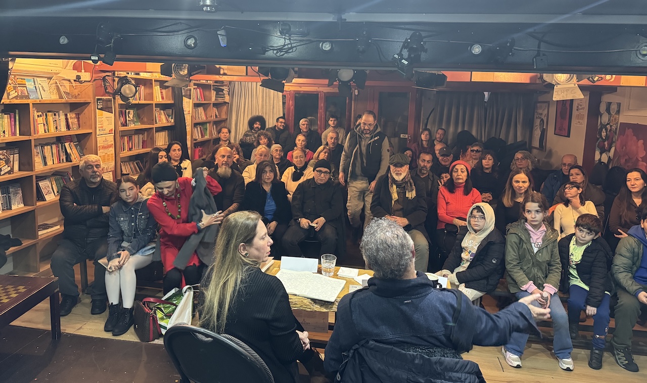 Cengiz Bozkurt, Londra 7. Kitap Şenliği’nde Okurlarıyla Buluştu 4