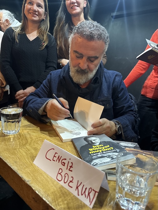 Cengiz Bozkurt, Londra 7. Kitap Şenliği’nde Okurlarıyla Buluştu 8