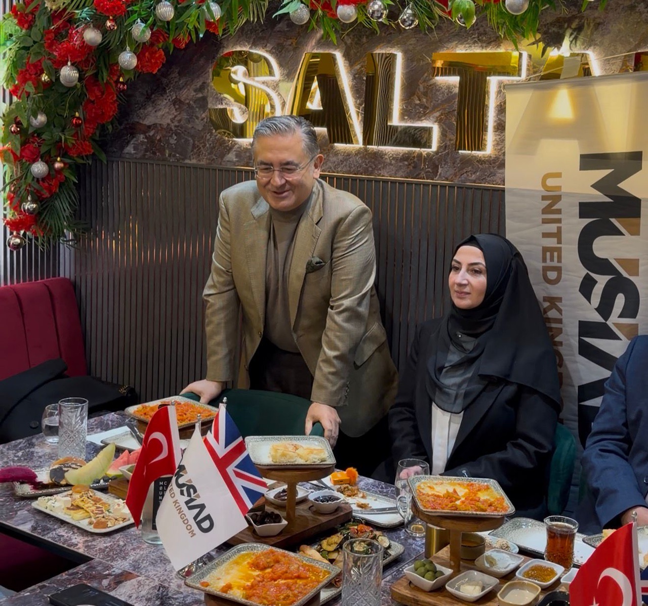 Londra Baskonsolsu Hasan Ulusoy Londr