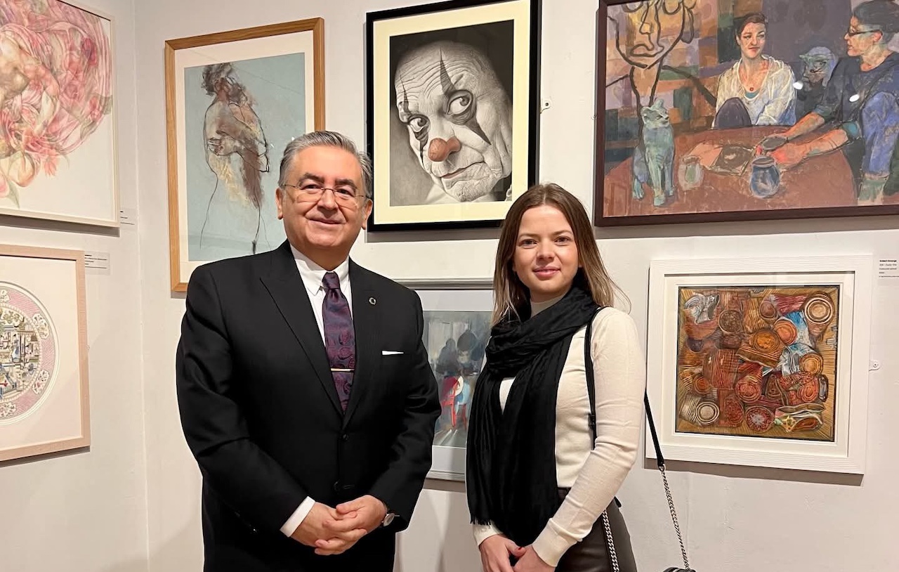 Londra Başkonsolosu Ulusoy’dan Türk Sanatçıya Destek Ziyareti-2