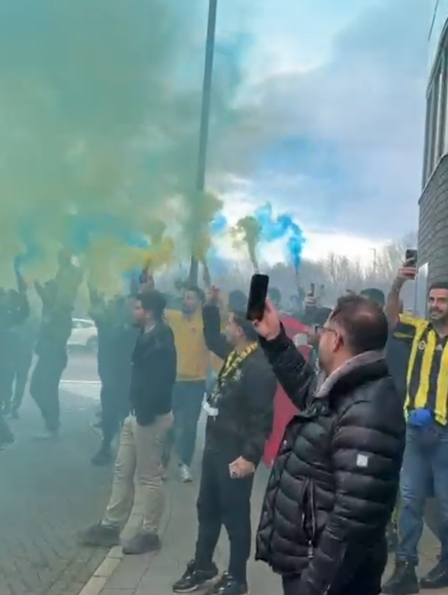 Fenerbahce Nottingham Taraftarlar