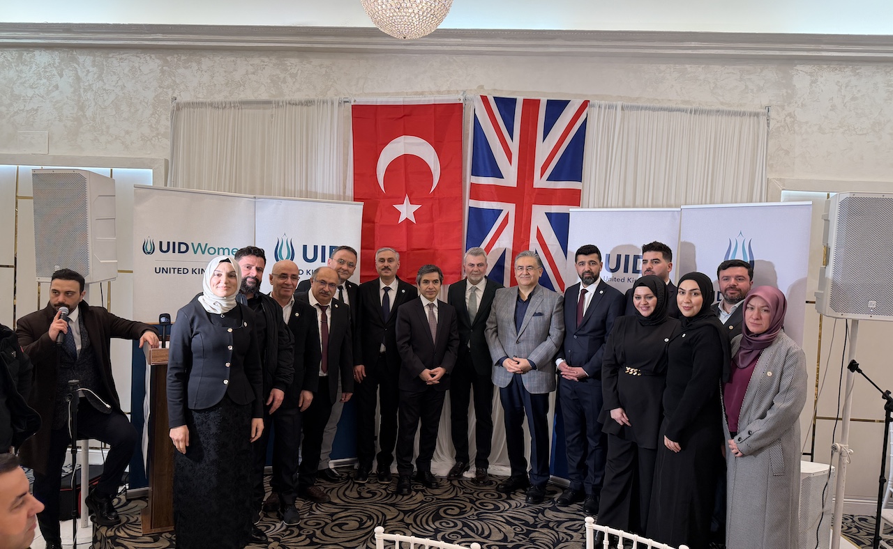 Uid Birleşik Krallık İftar 20