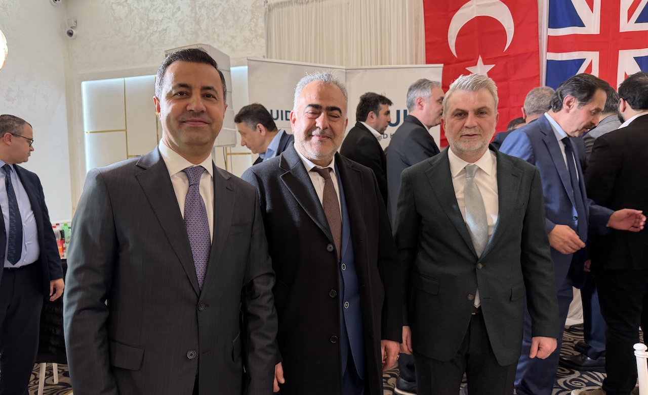 Uid Birleşik Krallık İftar 27