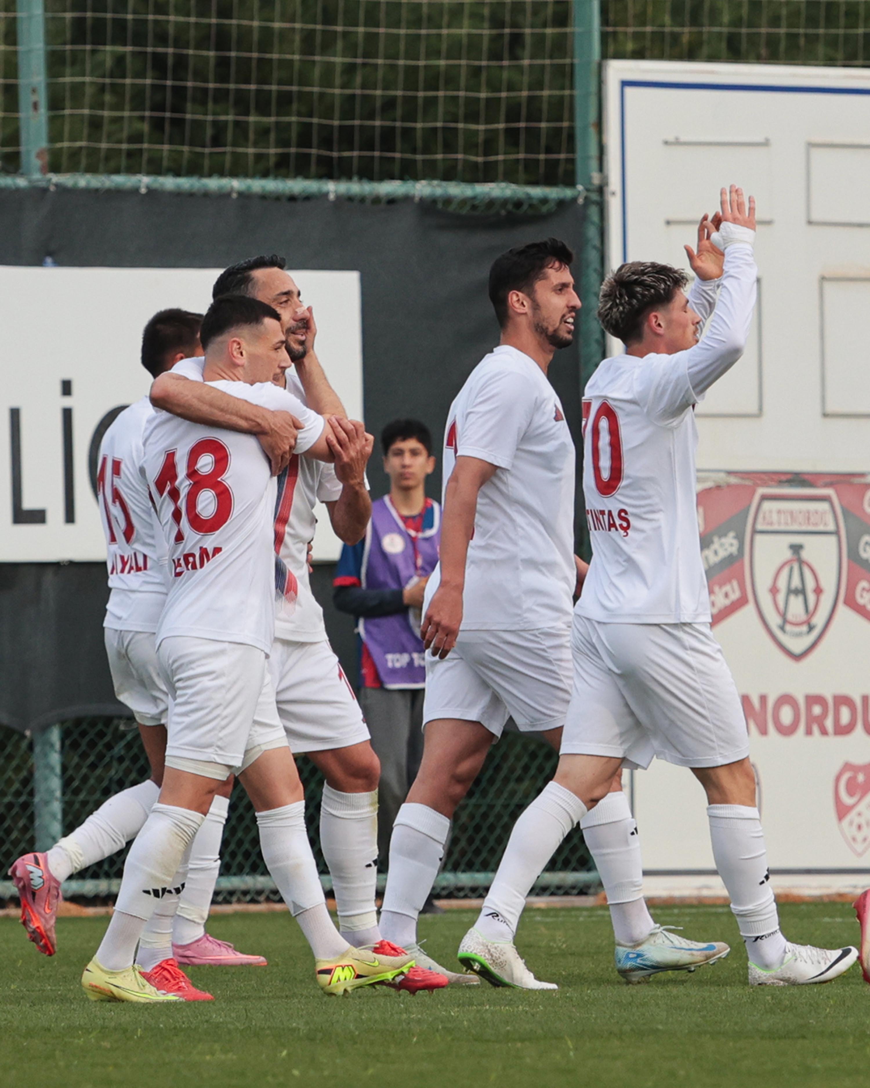 Altınordu zorlu sınavda Muğlaspor'a karşı