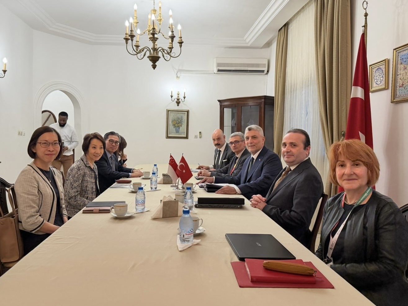 Bakan Bolat, Singapur Sürdürülebilirlik ve Çevre Bakanı Grace Fu ile görüştü