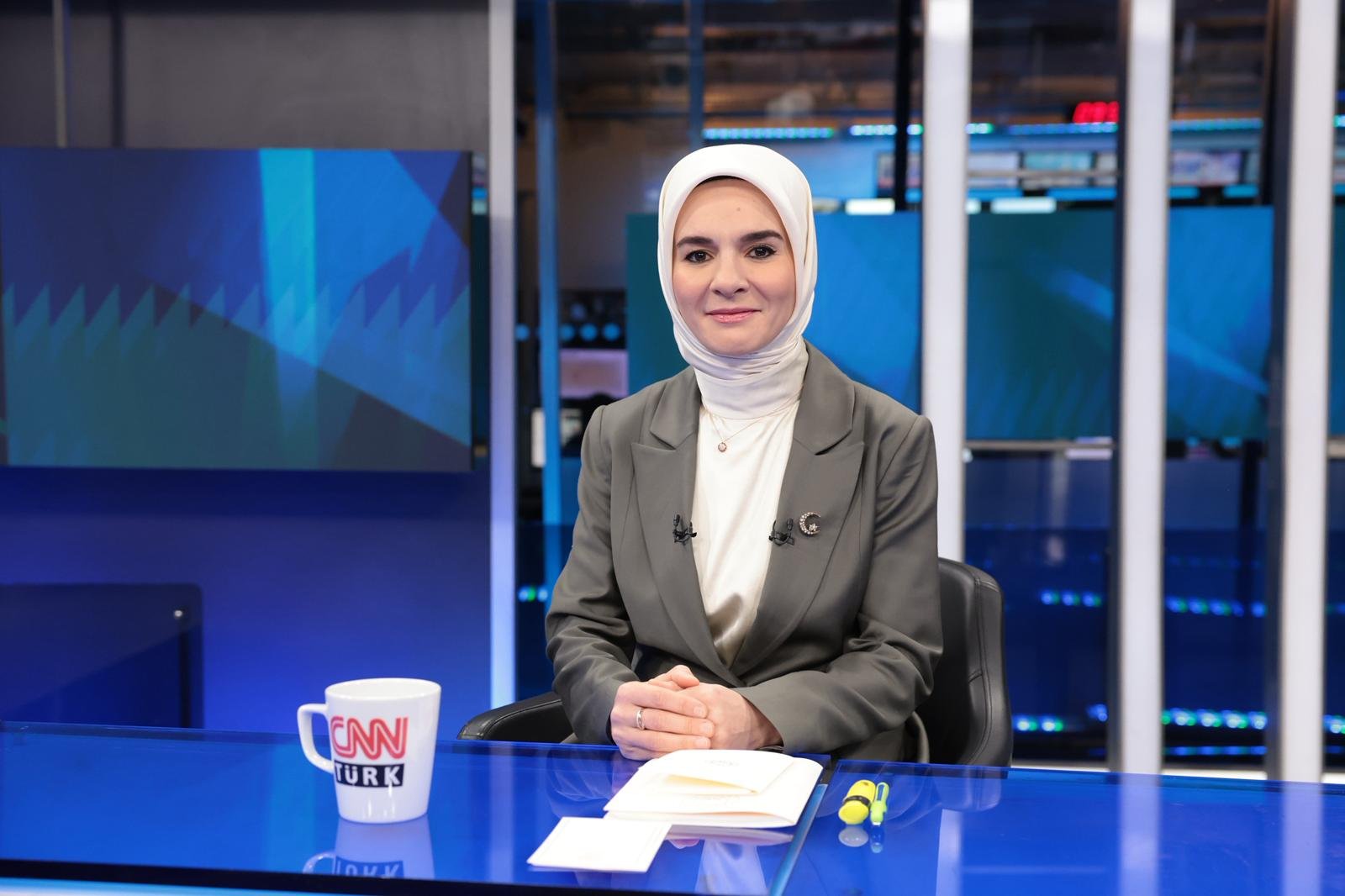 Bakan Göktaş'tan doğum izni açıklaması