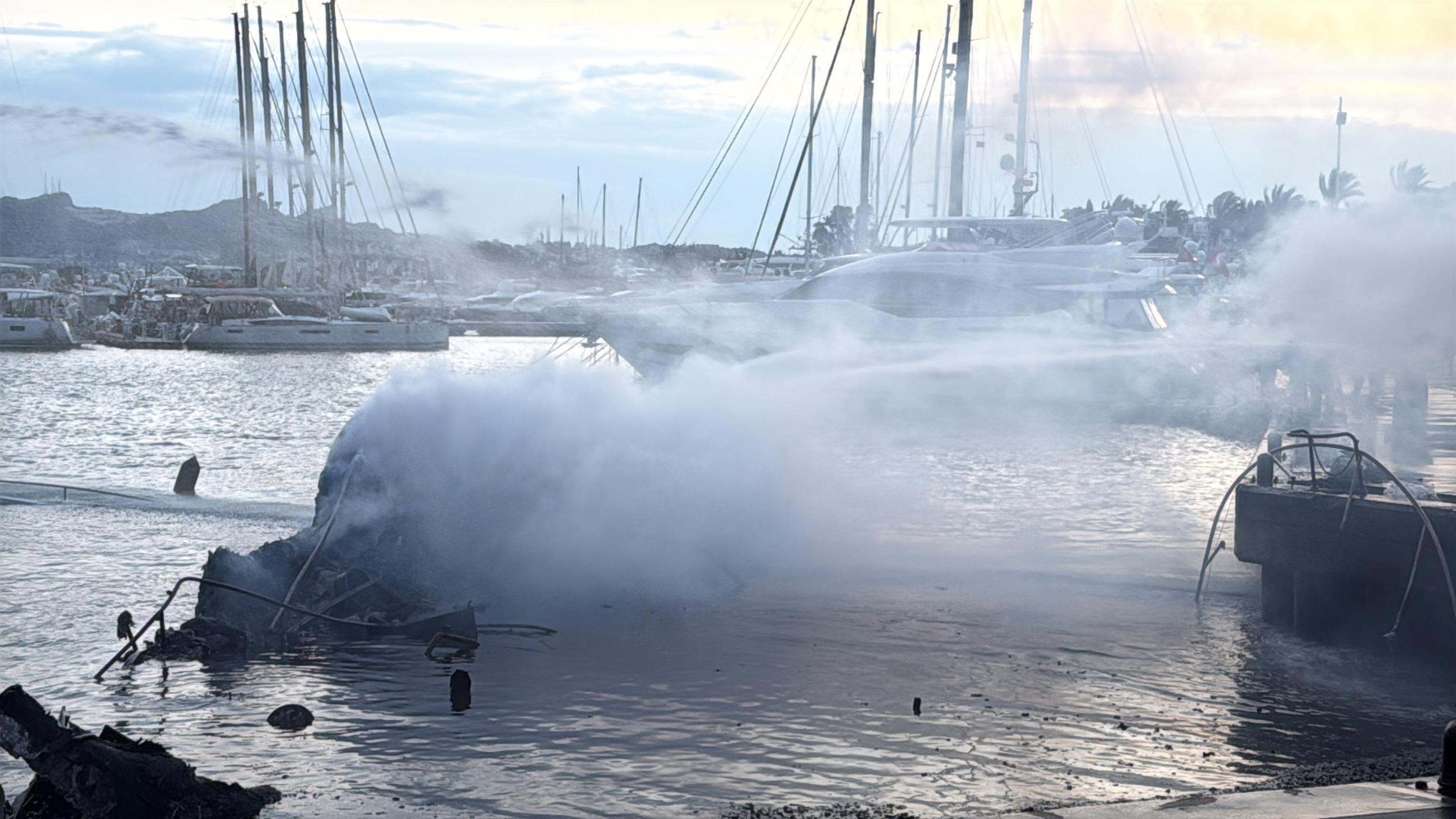 Bodrum'da 7 motoryatın battığı marinadaki yangına ilişkin bilirkişi incelemesi başlatıldı