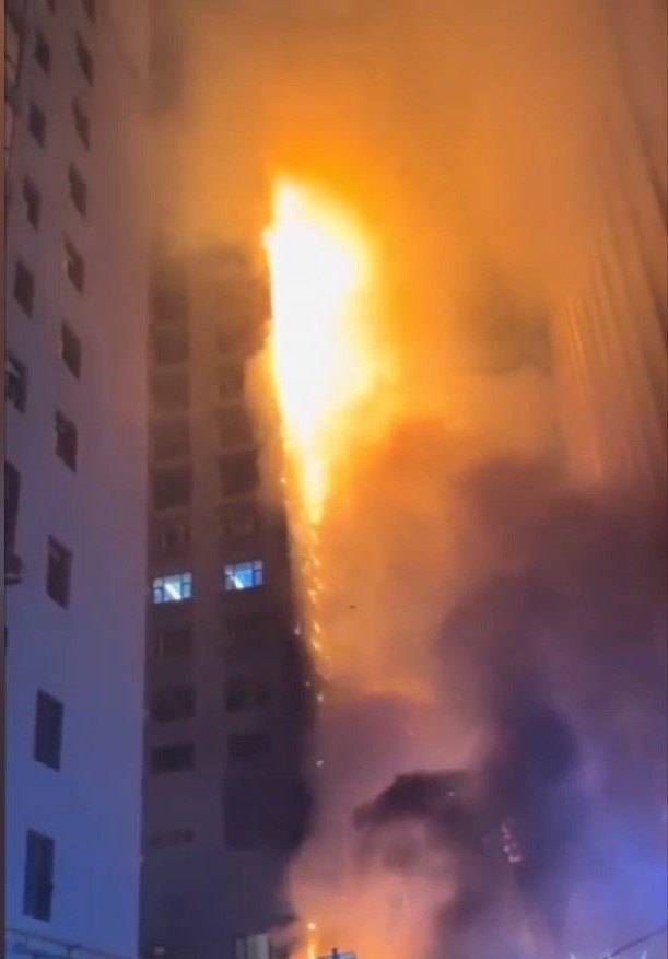 Çin'de yüksek katlı binada yangın: 3 ölü, 23 yaralı