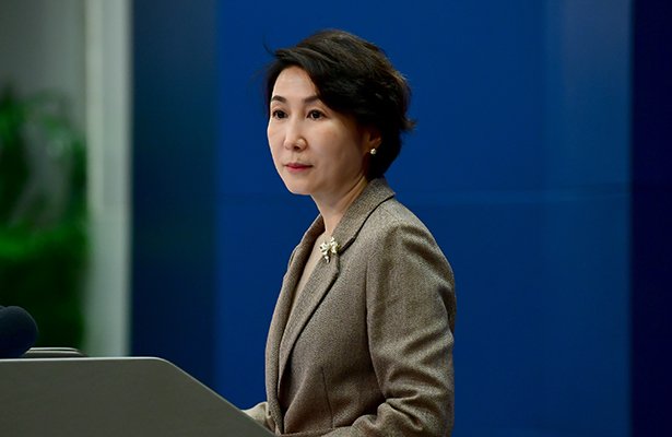 Çin'in üç konteyner gemisi Hürmüz Boğazı'ndan geçti