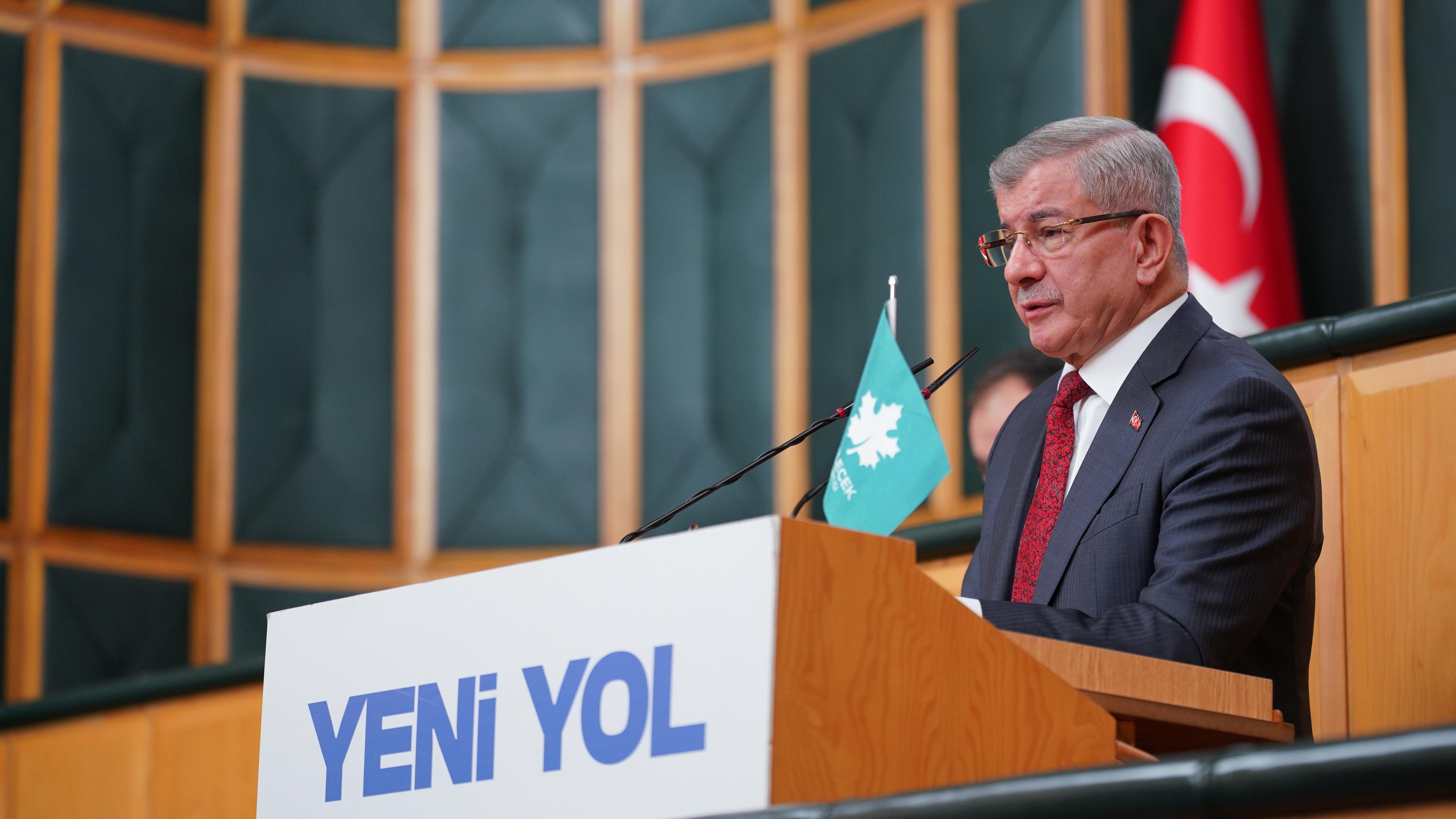 Davutoğlu: Türkiye'nin doğru yaptığı şeyler var