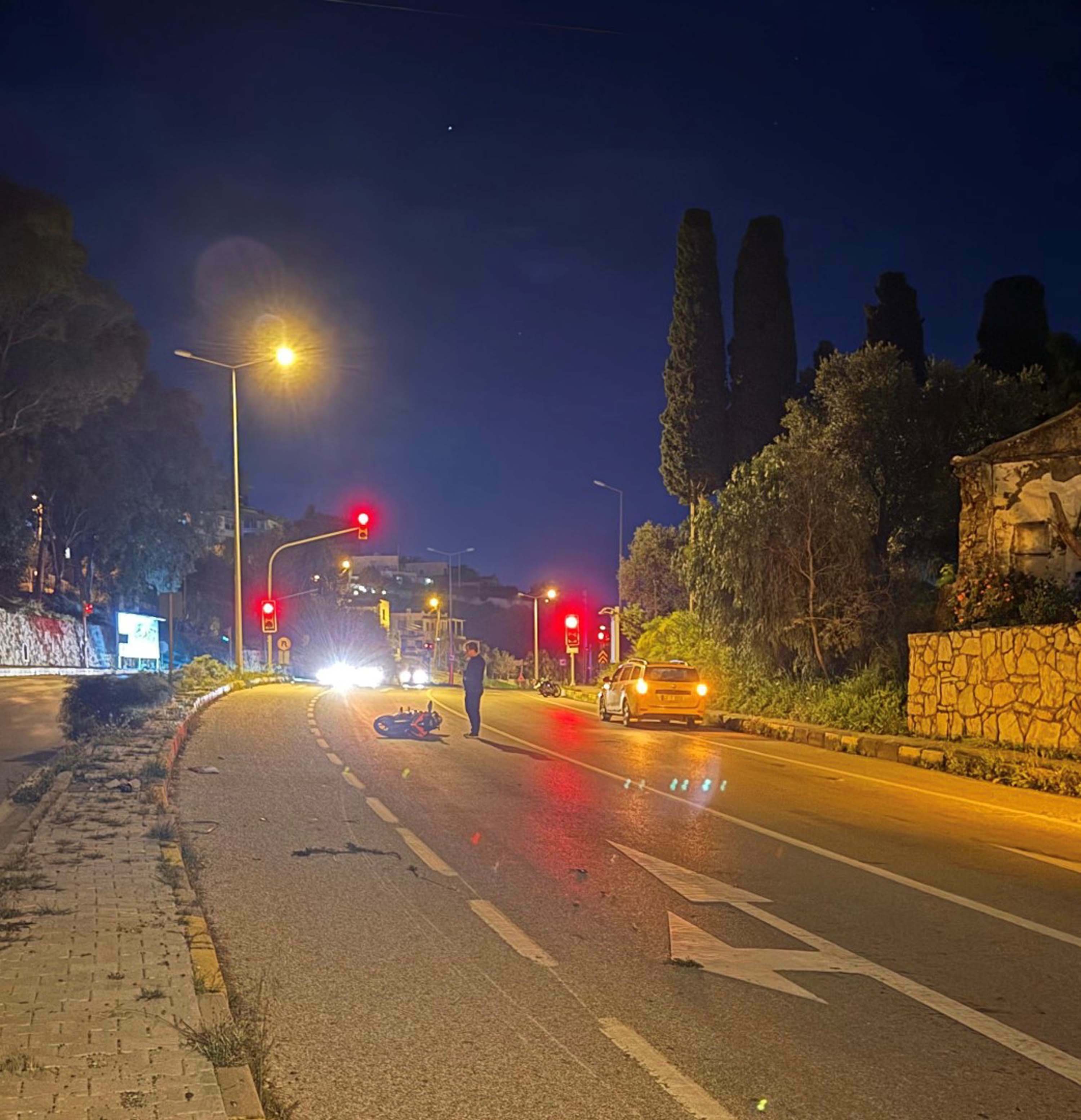 Devrilen motosikletin sürücüsü yaşamını yitirdi